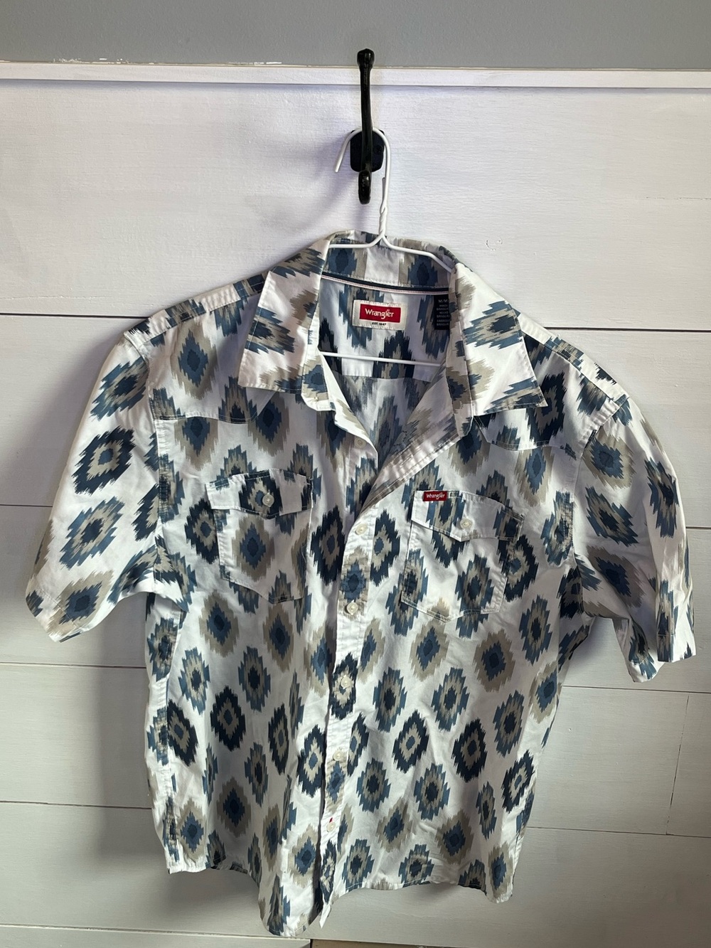 Wrangler Short Sleeve Button-Up Shirt - White & Blue Aztec